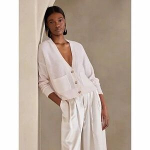 Banana Republic Cozy  Cashmere  button front sweater size M Cream